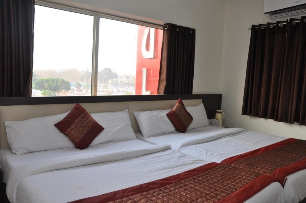 Hotel Al Gulzar Delhi  Exteriör bild