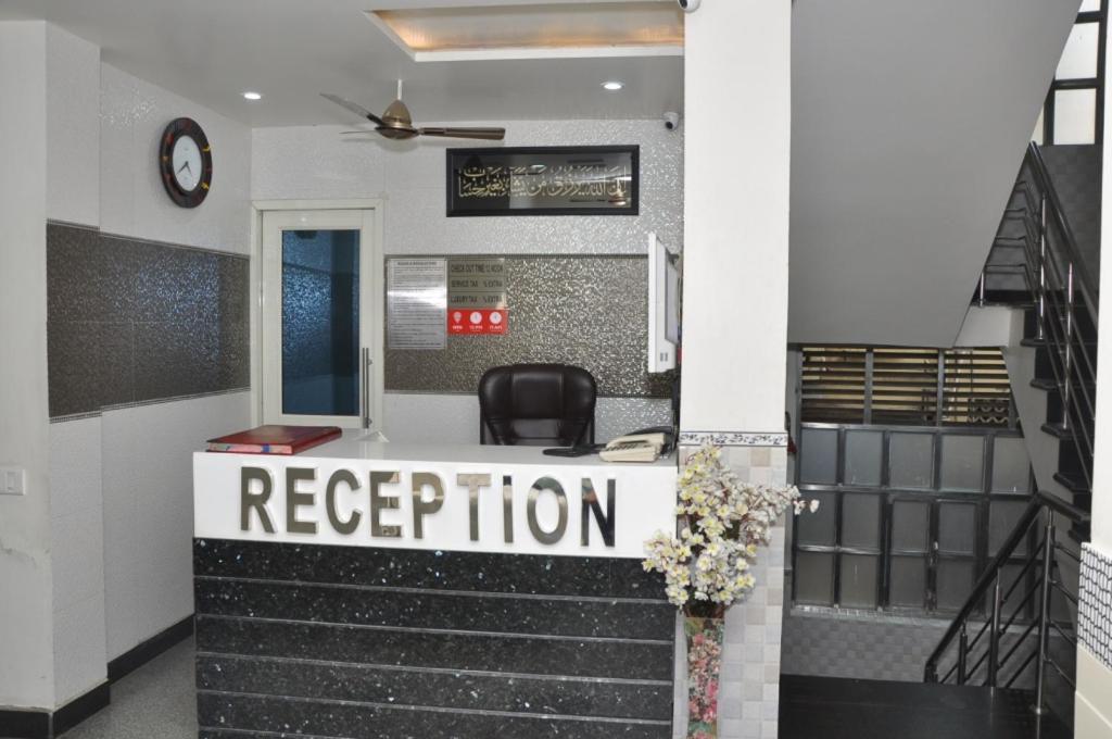 Hotel Al Gulzar Delhi  Exteriör bild