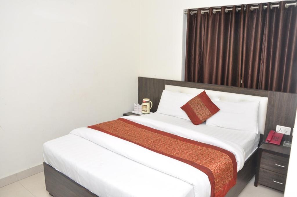 Hotel Al Gulzar Delhi  Exteriör bild