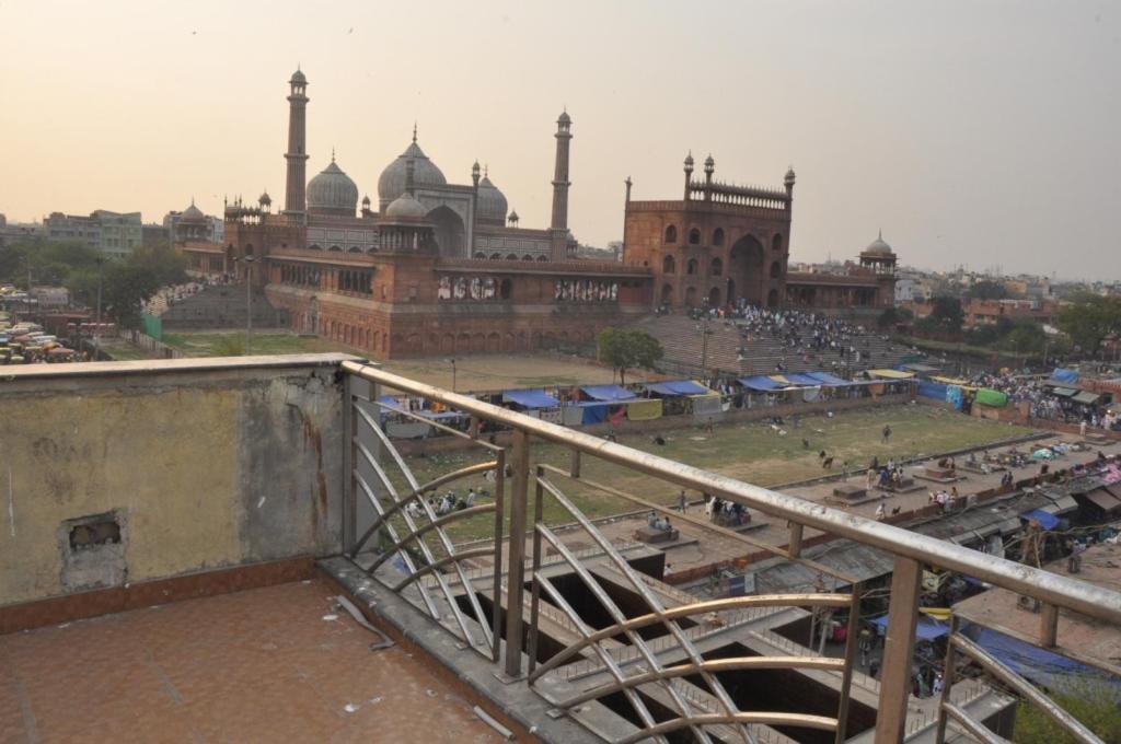 Hotel Al Gulzar Delhi  Exteriör bild